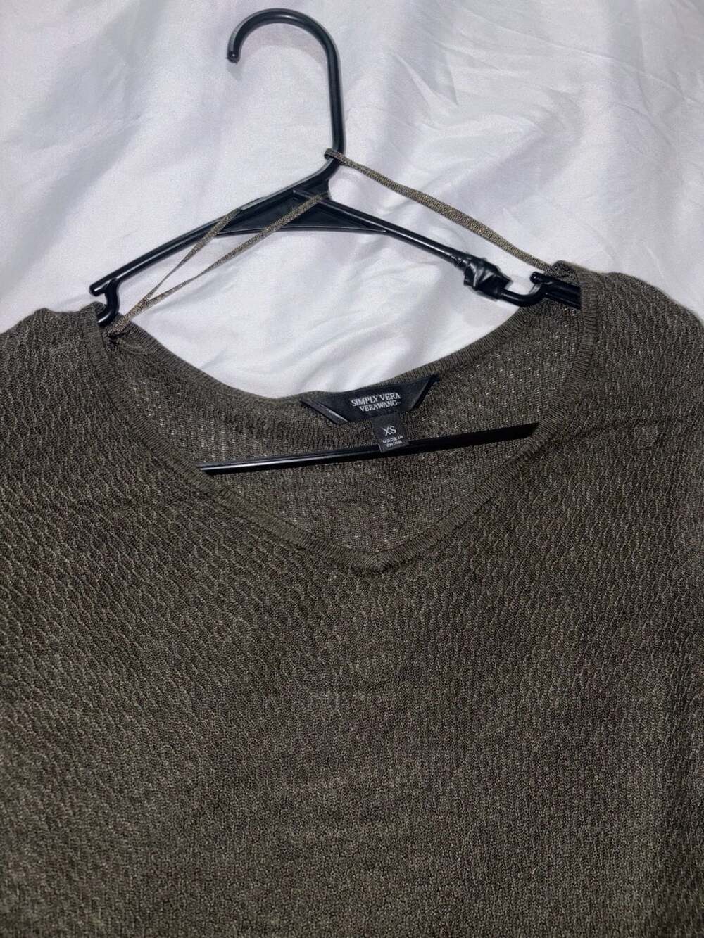 Simply Vera Wang Sweater Size XS Green V-Neck Long Sleeve Knit